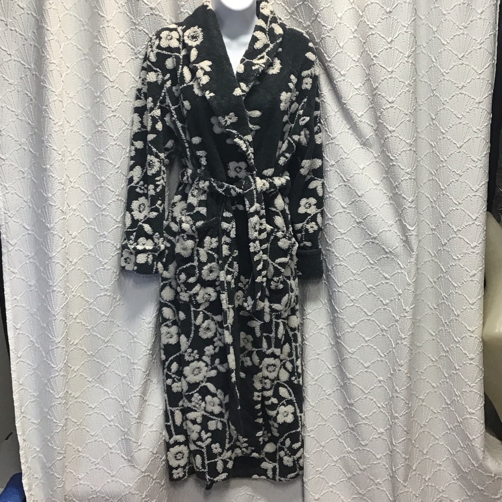 New Directions size small Gray and White Plush‎ Terrycloth Robe soft warm cozy